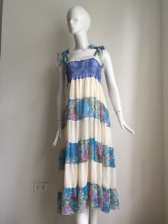 Đầm maxi đi biển