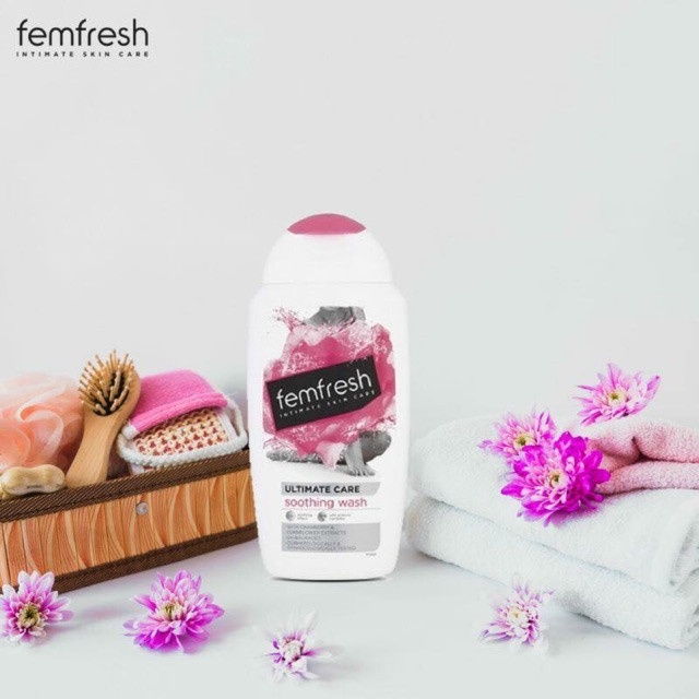 Dung dịch vệ sinh phụ nữ cao cấp Femfresh Soothing Wash 250ml - Hồng