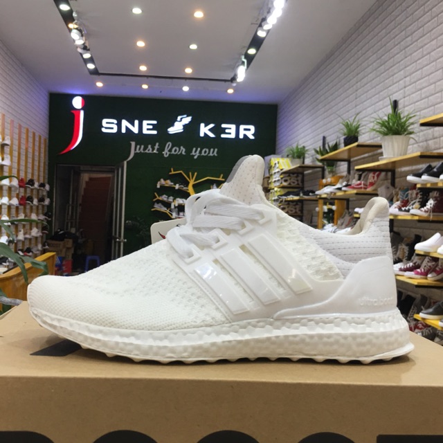 Giày thể thao ultra boost trắng