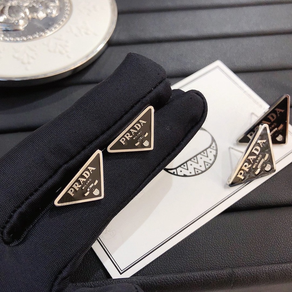 Khuyên Tai Tròn Bằng Thép Titan In Logo Prada Thời Trang Cho Nữ