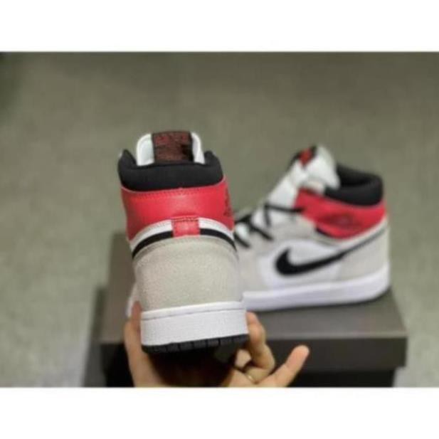 [SneeKeezz] Giày thể thao AIR JORDAN 1 Retro High Light Smoke Grey xám tai đỏ cao cổ ;