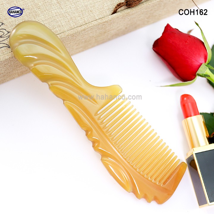 Lược sừng xuất Nhật (Size: M- 16cm) Lược chuôi khía họa tiết đẹp - COH162- Horn Comb of HAHANCO - Chăm sóc tóc