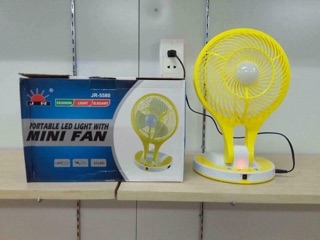 Quạt tích điện mini 