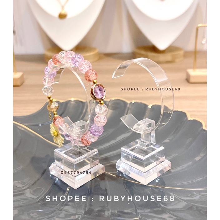 Trụ mica trưng bày trang sức