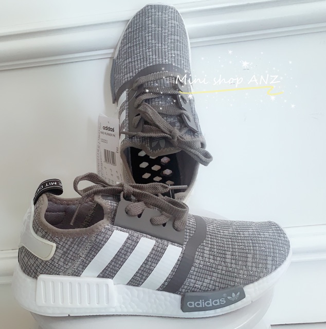 [ GIÀY SNEAKER ] GIÀY THỂ THAO NAM/ NỮ NMD RUNNER R1 OG PK PRIMEKNIT MÀU GHI SÁNG SIZE 40