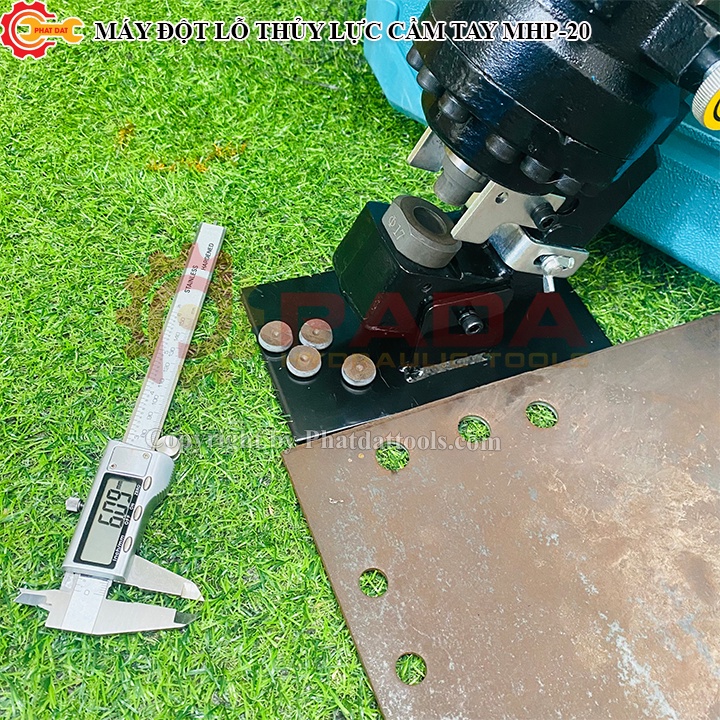 Máy Đột Lỗ Thủy Lực Chạy Điện Cầm Tay MHP-20-Đột Tôn Dày 6mm-Công Suất 900W-Kèm Sẵn 5 Khuôn Đột