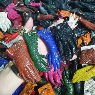 Móc Khóa Bàn Chân Cá Sấu