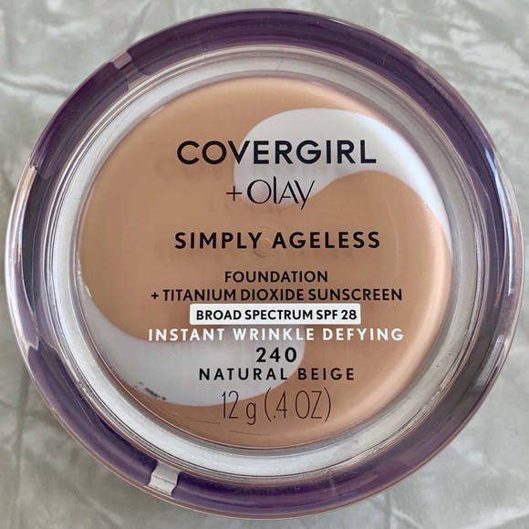 KEM NỀ COVER GIRL OLAY