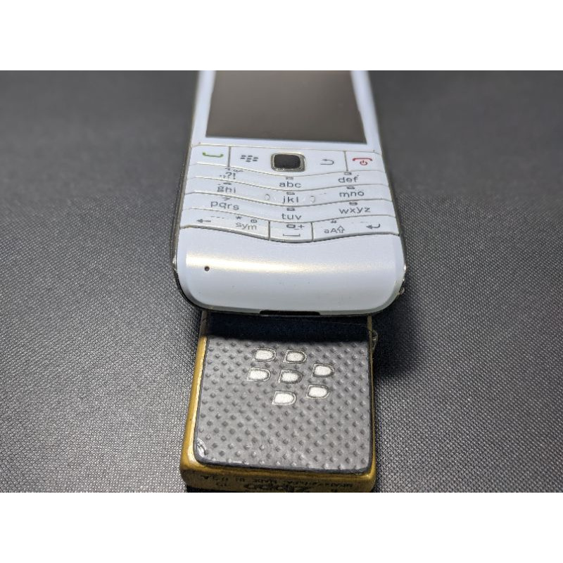 Điện thoại BlackBerry 9105 trắng