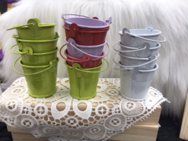 Xô thiếc mini trang trí nhà búp bê. Decor bàn làm việc. Đạo cụ chụp hình.