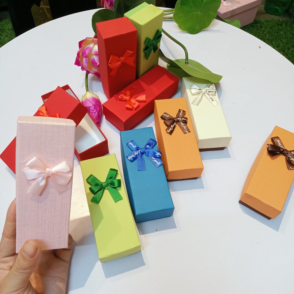 Hộp đựng son, nước hoa, trang sức nhiều màu nắp kèm nơ (Mẫu ngẫu nhiên)