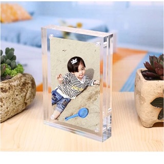 Khung ảnh trong suốt độc đáo