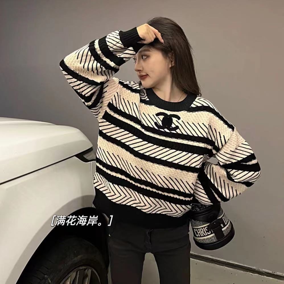Áo Sweater Dệt Kim Chui Đầu Họa Tiết Kẻ Sọc Trắng Đen Phong Cách Hàn Quốc Thời Trang Thu Đông 2022