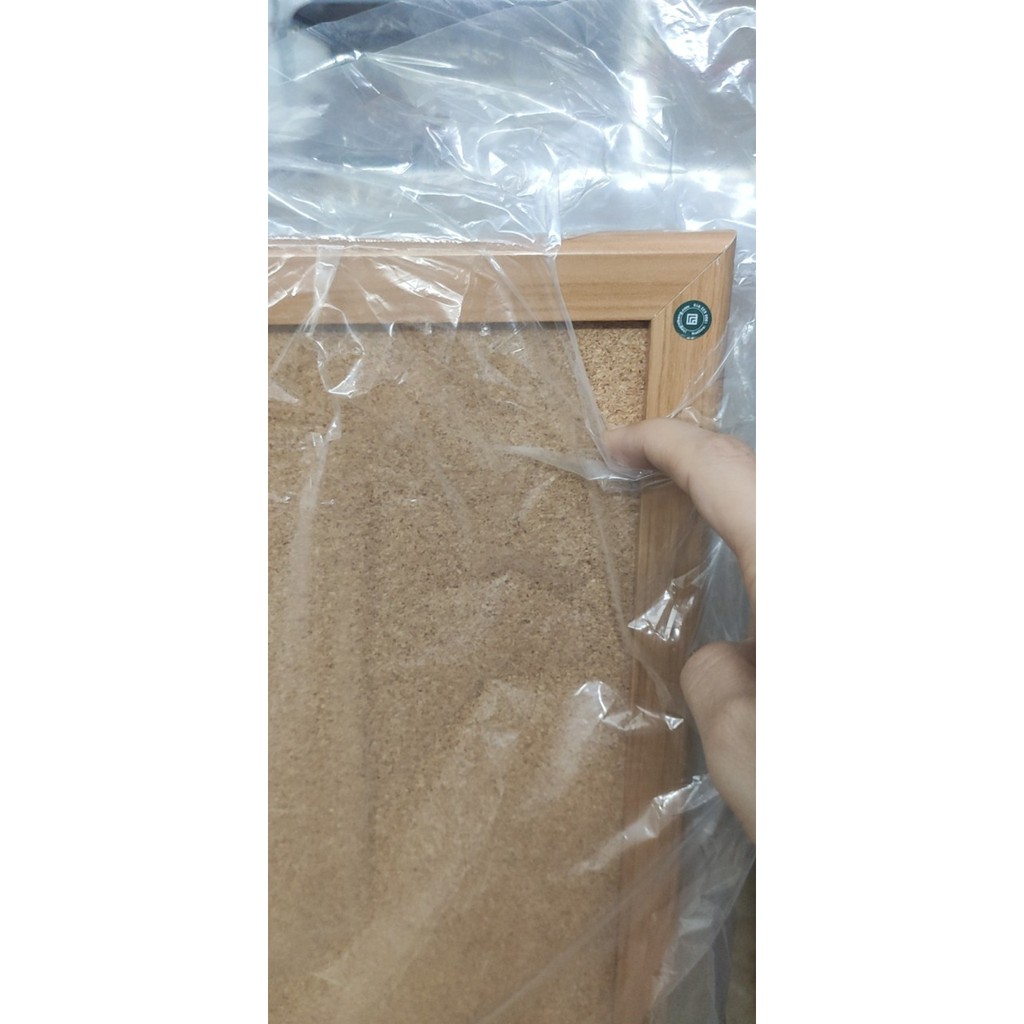 Bảng ghim bần  khung gỗ 60 x 90 cm - Tặng 1 hộp ghim 35 cái
