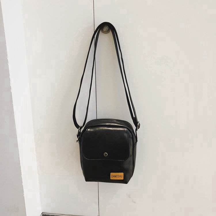 Túi đeo chéo bằng da phong cách vintage cho nam | BigBuy360 - bigbuy360.vn