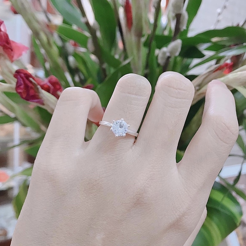 Nhẫn nữ bạc ta đá cao 6 trấu ôm đá , thân trơn - Vàng bạc Khải Khải