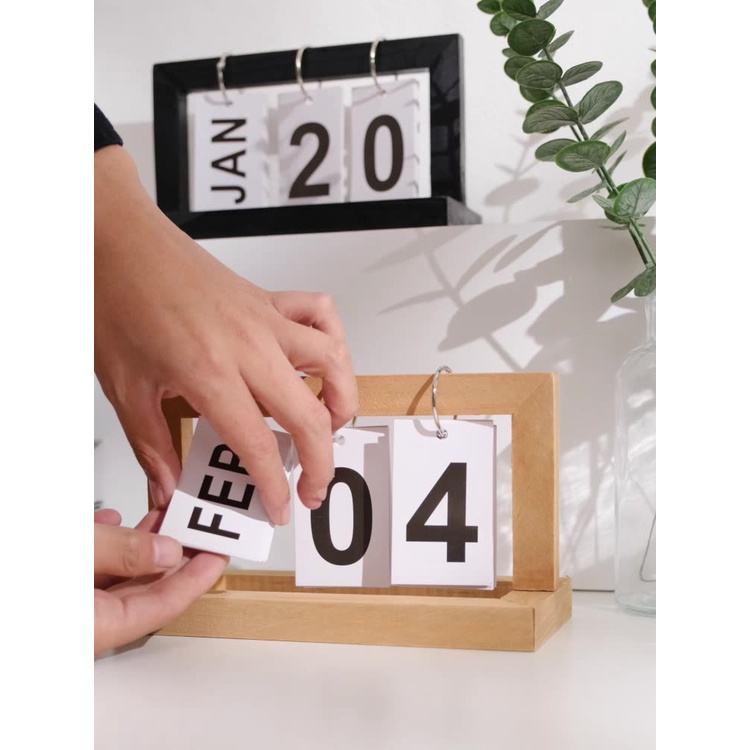 Lịch lật số để bàn, lịch khung gỗ trang trí bàn học, bàn làm việc, decor văn phòng, quà tặng, quà lưu niệm