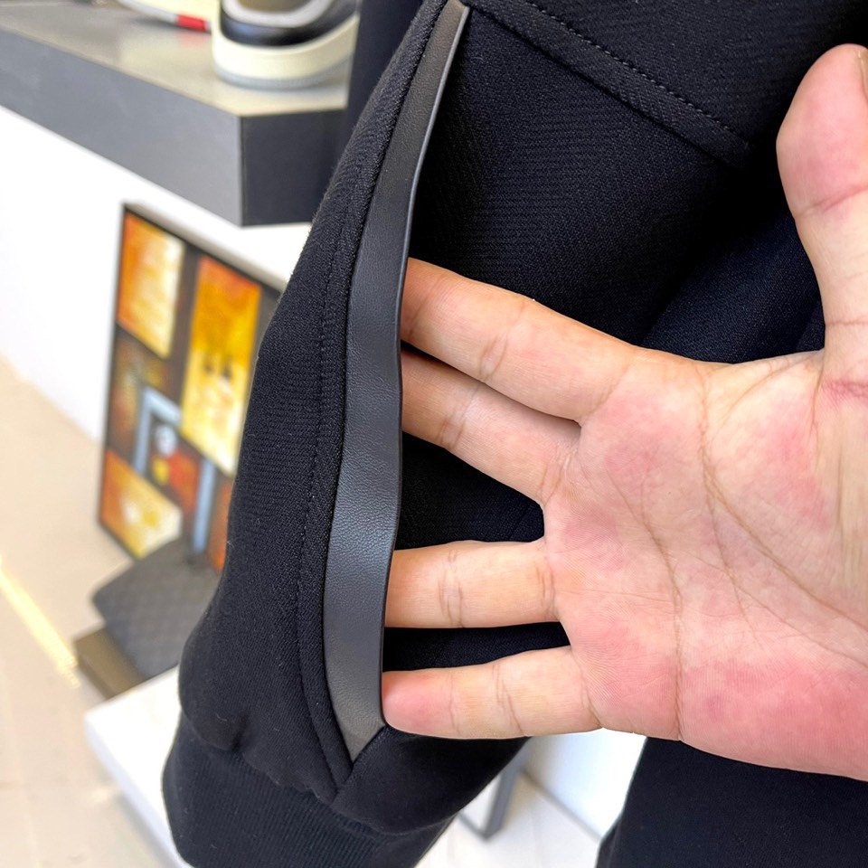 Áo khoác nỉ nam cao cấp Burberry BBR kiểu dáng trẻ trung, năng động