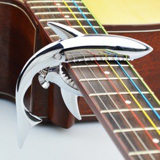 Kẹp capo hợp kim nhôm hình cá mập tăng tông cho đàn guitar