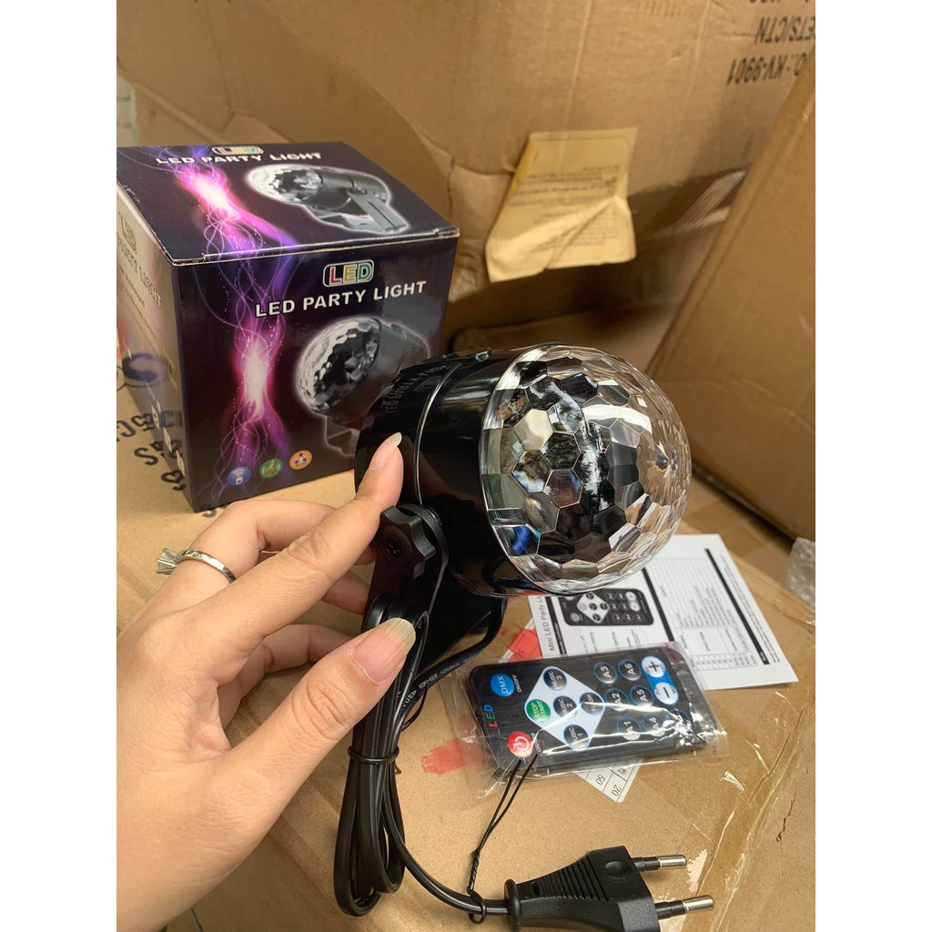 Đèn Nháy Cảm Biến Âm Thanh Theo Nhạc 7 Màu Siêu Đẹp, Có Remote Điều Khiển