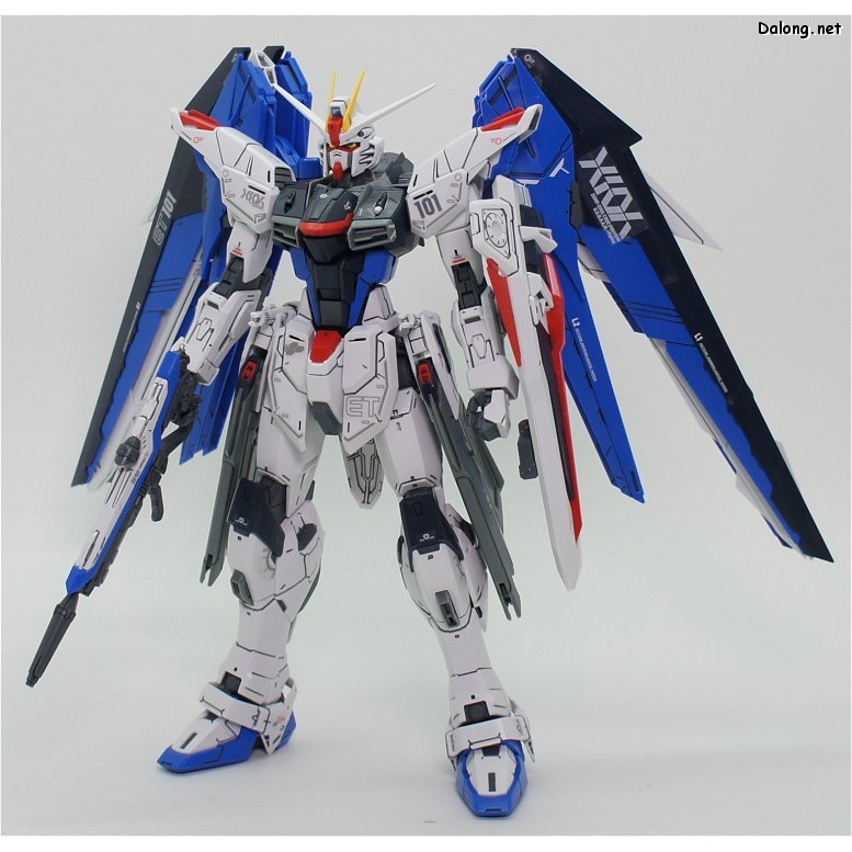 Mô Hình Lắp Ráp Gundam MG 6650 Freedom 2.0 (Daban) (tặng kèm base)