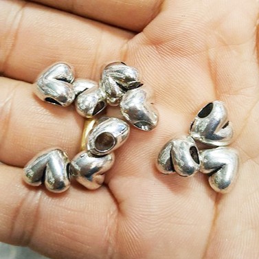 Trái tim lùa - lỗ lớn : 50g = 23k
