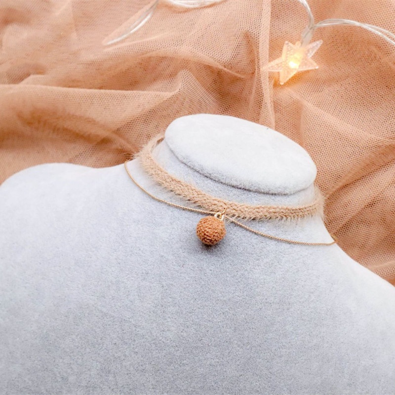 Vòng Cổ choker Chất Liệu Nhung Màu Nâu Họa Tiết Cỏ Bốn Lá Và Trái Tim