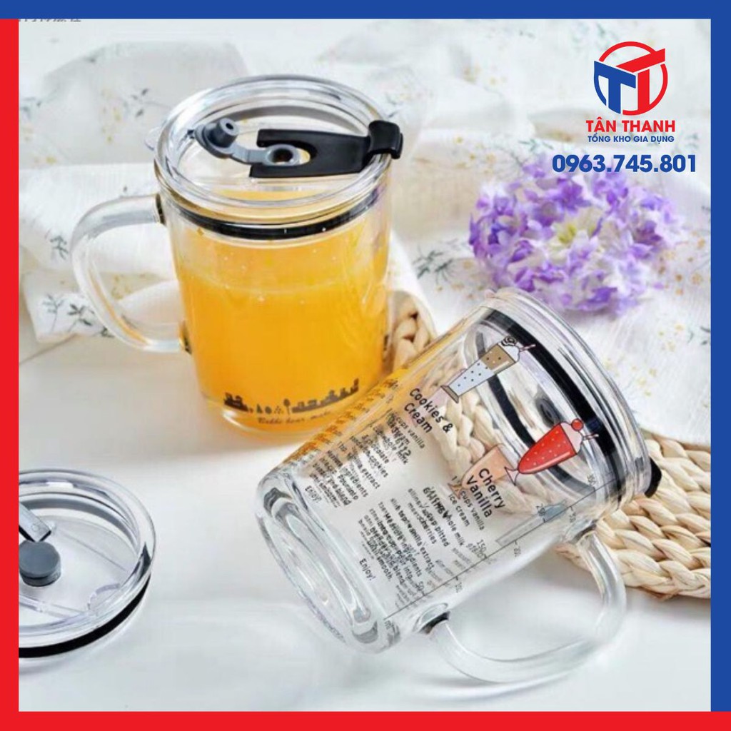 Cốc thuỷ tinh pha sữa , nước có chia vạch và nắp đậy, ống hút cực tiện dụng
