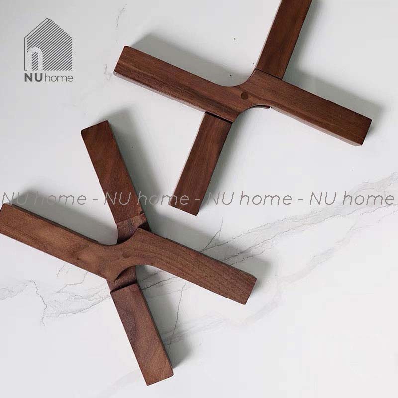 nuhome.vn | Đế lót nồi chữ X thiết kế đơn giản, phong cách mộc mạc với chất liệu bằng gỗ tự nhiên chiụ được nhiệt độ cao