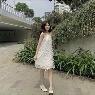 Đầm trắng xòe cổ yếm lông vũ váy đi chơi đi biển sang chảnh HATI
