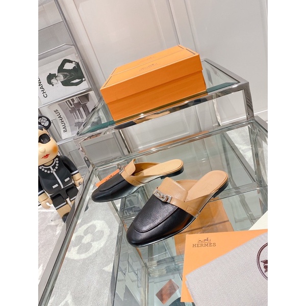 Giày sục thời trang nữ Hermes mũi tròn thiết kế khoá sang trọng tinh tế đế ngoài bằng da ý