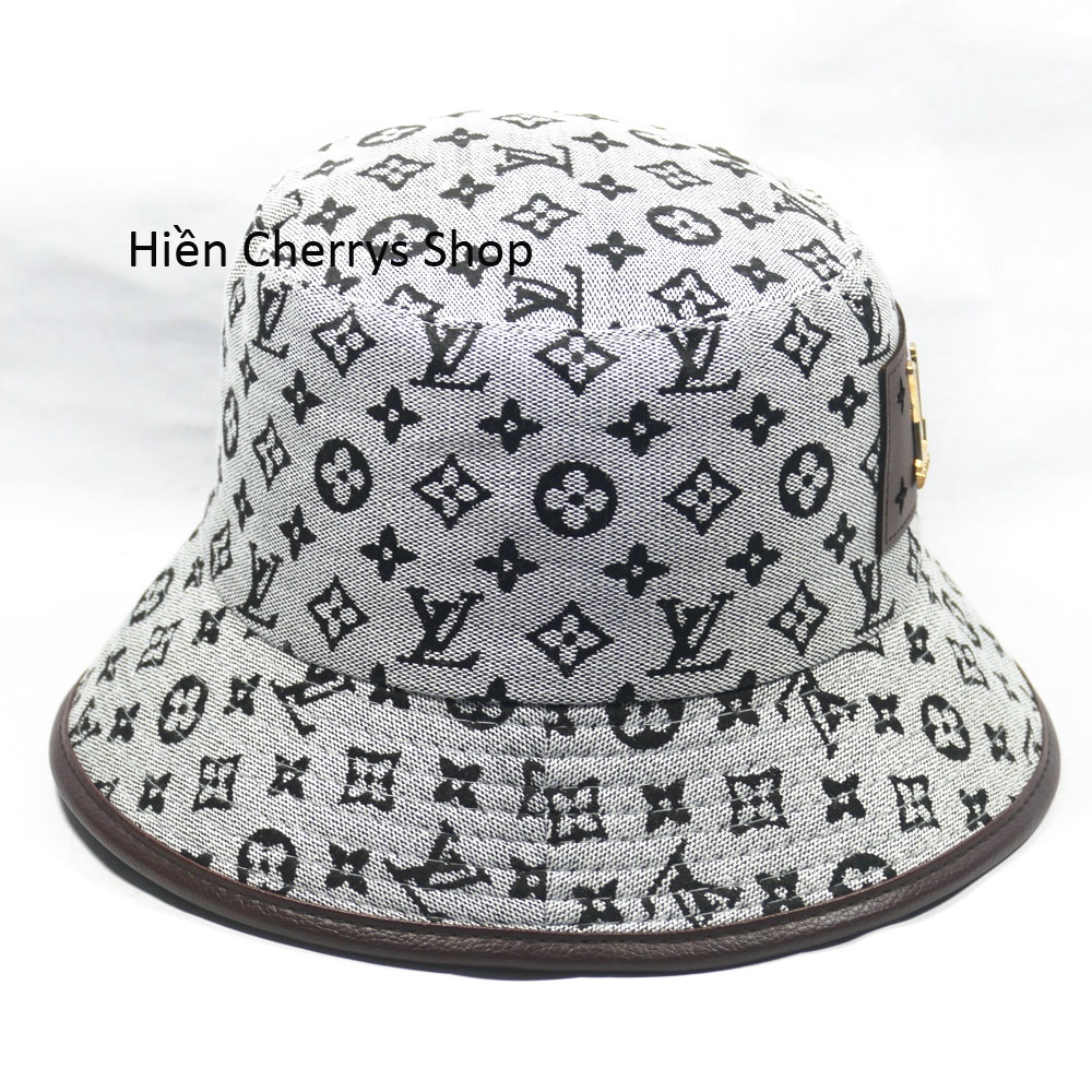 Mũ Bucket, Nón Bucket Tai Bèo có mặt da gắn mặt sắt LV nổi bật- Vải Cotton cao cấp phù hợp cả nam và nữ.