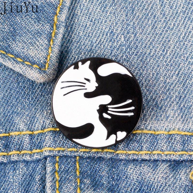 Ghim Cài Áo Hình Dấu Chân Mèo Hành Tinh Mặt Trăng Dễ Thương