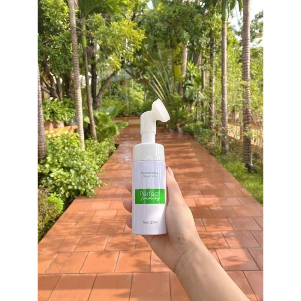 Sữa rửa mặt trắng da, sạch sâu , thải độc tố Quyên lara