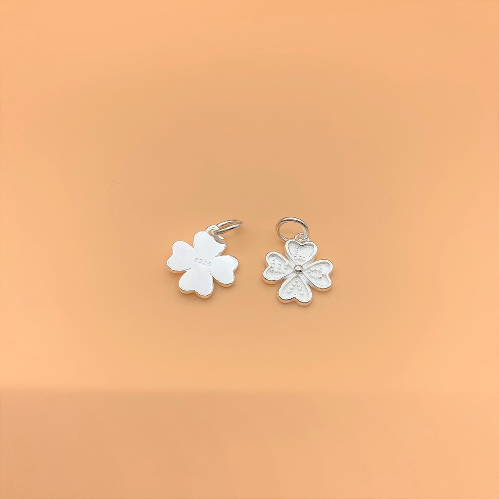 Charm treo cỏ 4 lá hình trái tim có chứ LOVE mẫu mới - Charm Bạc 925 - Mã CB640 CA760