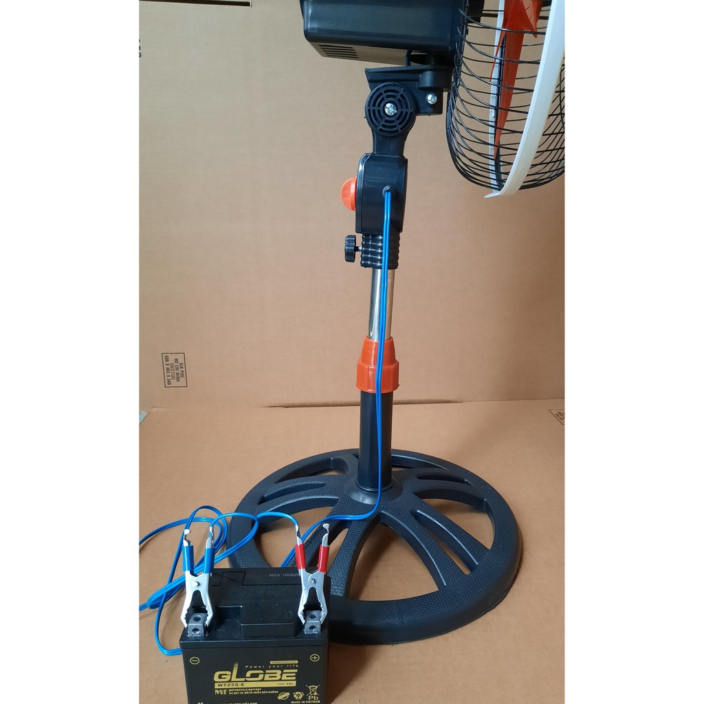 Quạt vừa xài bình 12V và điện 220V, Công nghiệp B3. Có tích hợp đèn led. Có 3 tốc độ