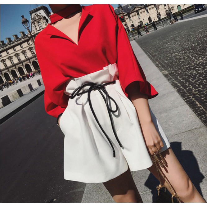 Set sơ mi choker tiểu thư và quần sooc cạp cao sang chảnh