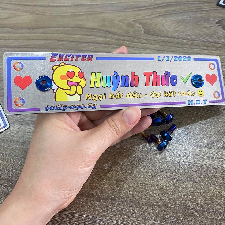 Bảng tên xe in UV - Thiết kế theo yêu cầu