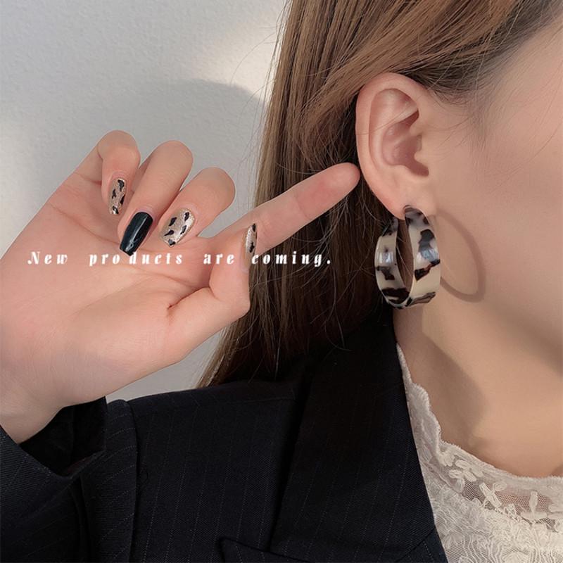 Bông tai họa tiết da báo xinh xắn dành cho nữ