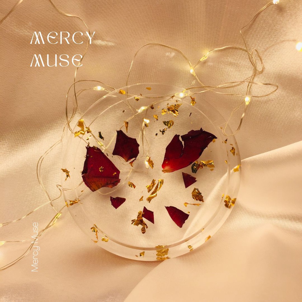 Đế lót ly Mercy Muse bằng nhựa chống thấm, có rãnh chống tràn