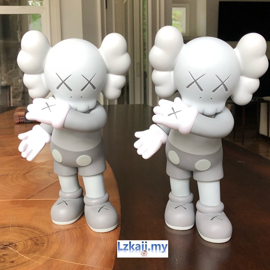 Mô Hình Đồ Chơi Nhân Vật Kaws Hug Together