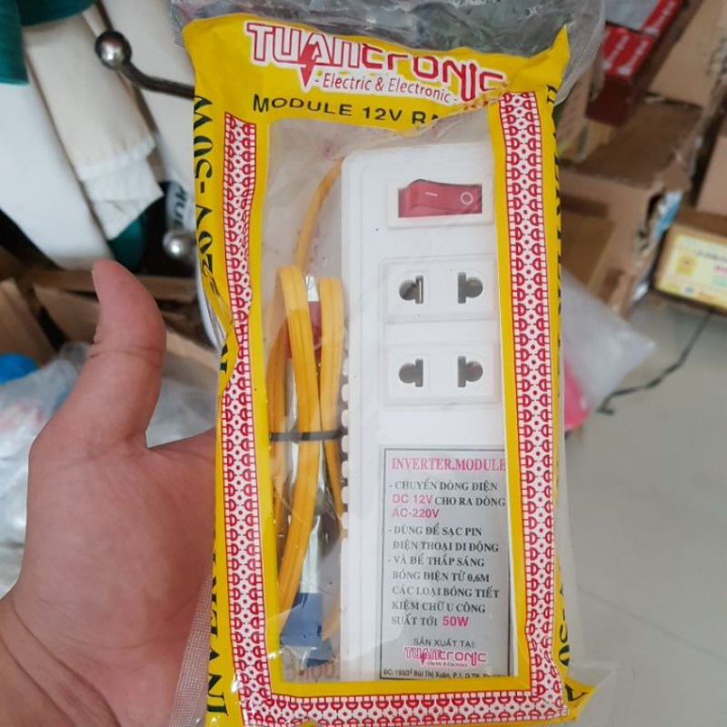 Inverter chuyển điện từ bình ắc quy 12V lên 220V dùng sạc điện thoại, thắp sáng, nguồn phát wifi công suất 22W,55W
