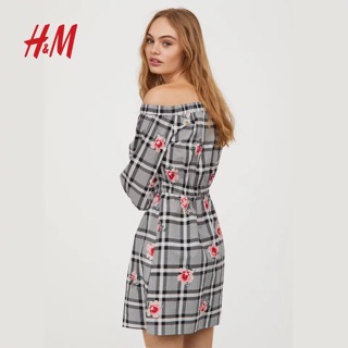 Đầm bẹt vai hiệu H&M auth 100%