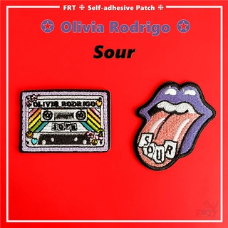 ☸ miếng dán tự dính hình olivia rodrigo - sour ☸ 1 huy hiệu cài áo hình ca sĩ songwrite