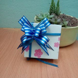 Hộp đựng quà hình vuông kích thước 8cmx8cmx3.5cm