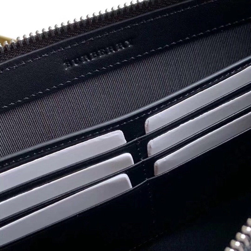 Clutch cầm tay cho nam thương hiệu Burberry da thật cao cấp hoạ tiết hình kị sĩ cưỡi ngựa