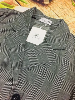 Áo vest kẻ nữ