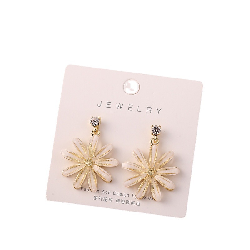 Bông Tai Hình Hoa Cúc Xinh Xắn Thời Trang Dành Cho Nữ