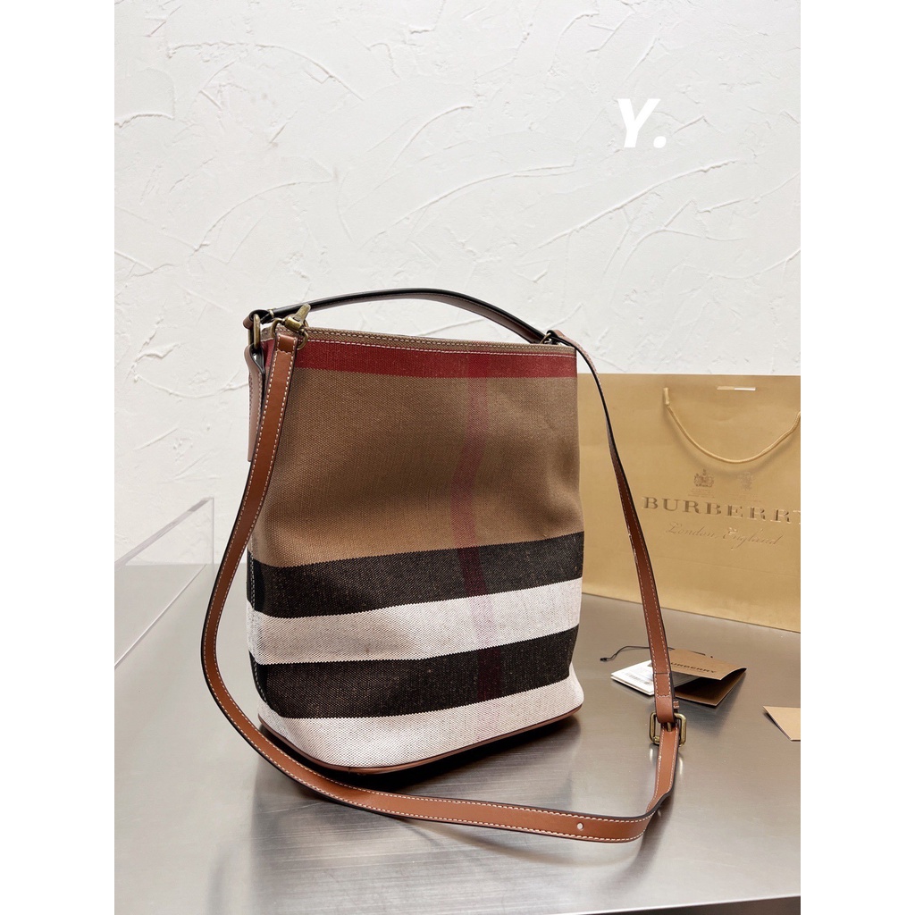 Túi Đeo Chéo Burberry Thời Trang Sang Trọng Cho Nam Nữ