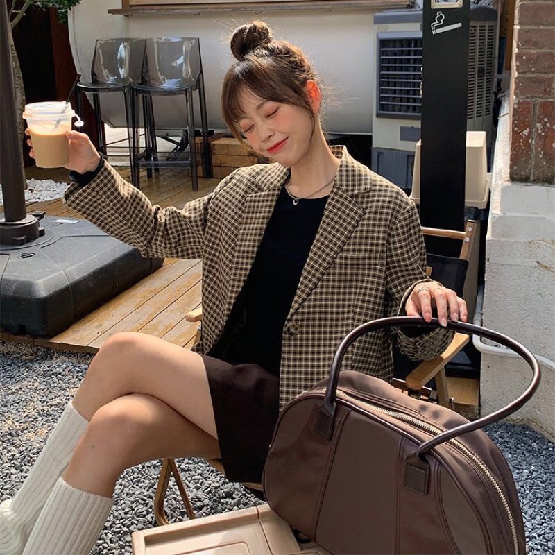 Áo khoác blazer kiểu dáng vintage , áo vest dạ hoạ tiết kẻ caro tay dài có túi màu nâu cafe hàng QC loại 1 dày dặn